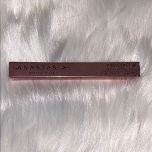 ✨BNIB✨ ABH Brow Definer Auburn